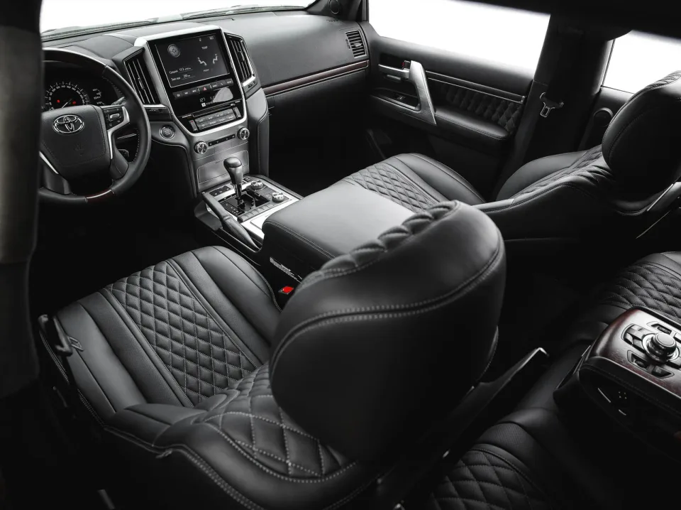 Land Cruiser 200 seat and driver’s area